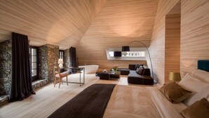 Luxury Double Room | WiFi (free), individually furnished - Hotel Krone Regensberg (Regensberg)