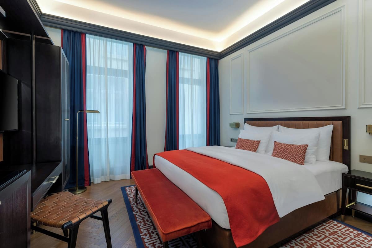 Deluxe Room, 1 Katil Raja (King) | Peralatan tempat tidur hipoalergenik, gebar bulu kapas, tilam berlapik