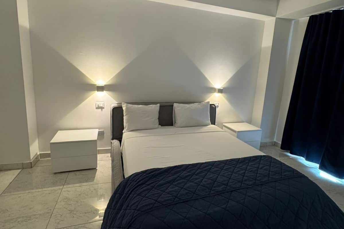 2 bedrooms, Frette Italian sheets, premium bedding, Select Comfort beds