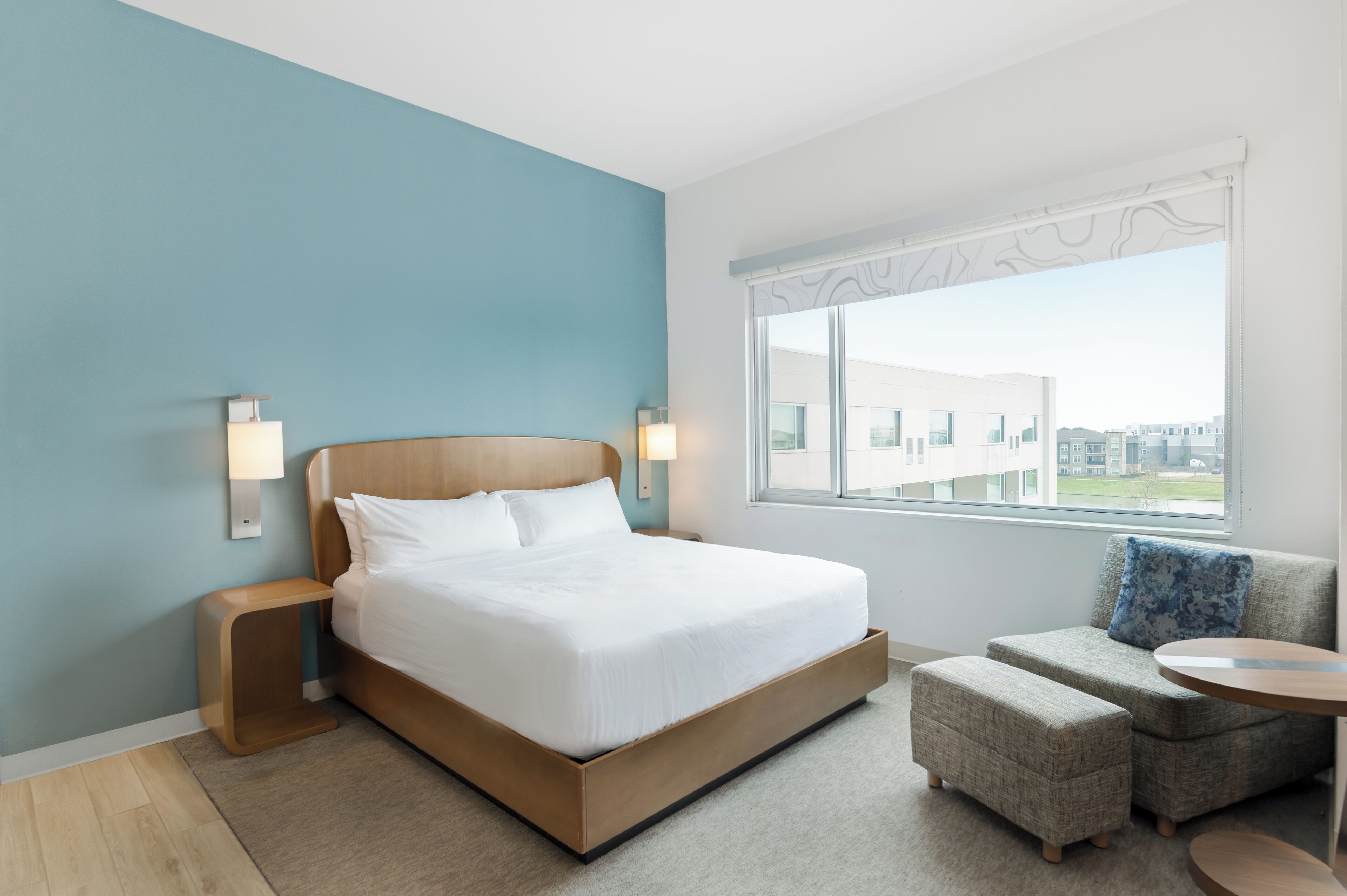 Room, 1 King Bed | 1 bedroom, in-room safe, desk, laptop workspace