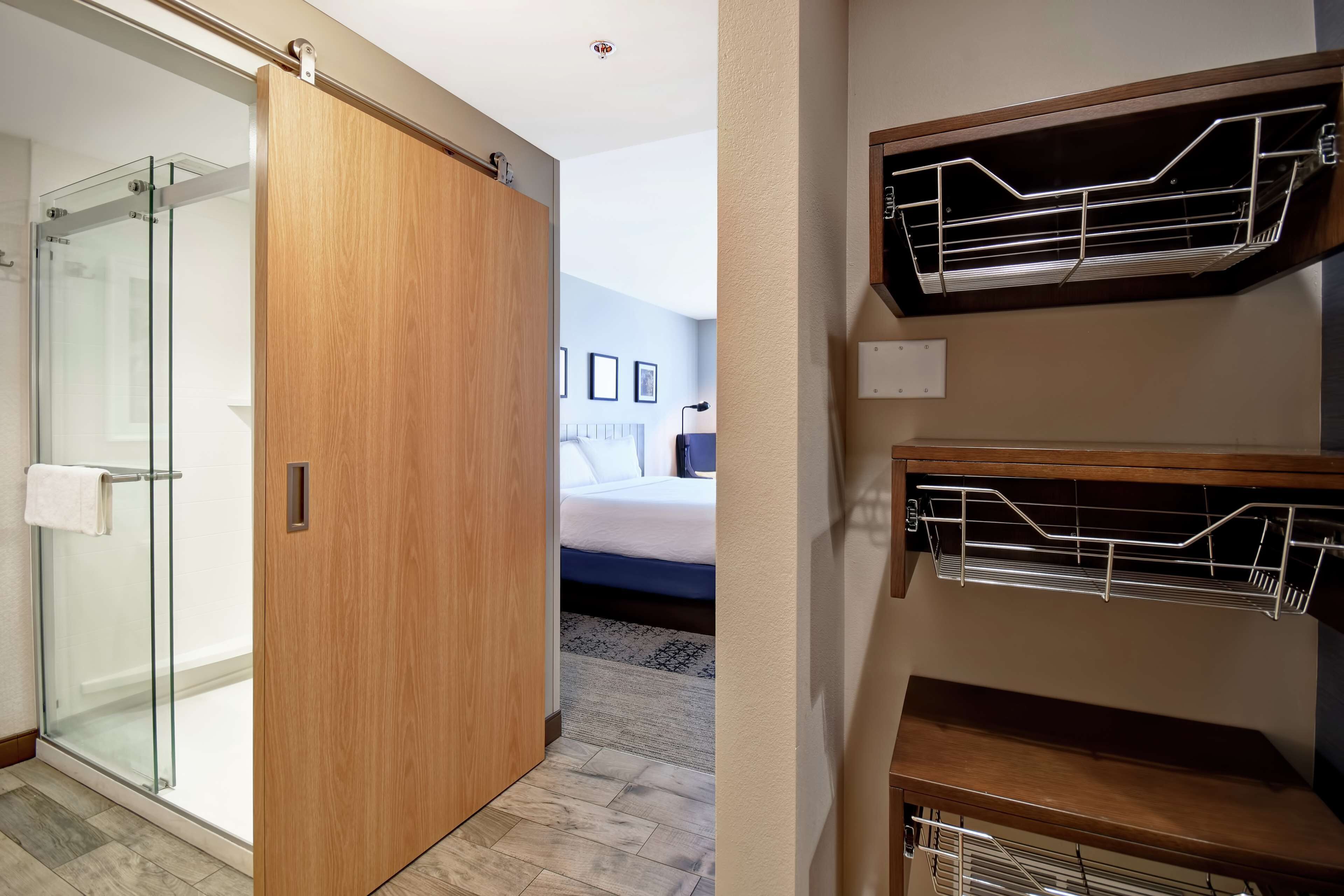 1 bedroom, in-room safe, desk, laptop workspace