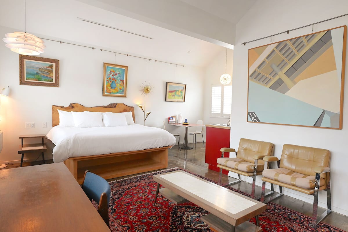 Estudio Premium, 1 cama King size, cocina, en esquina | Ropa de cama de alta calidad, edredón y camas con efecto memoria