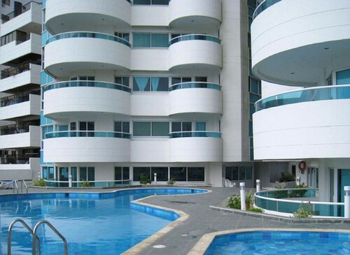 Semi Penthouse Torres Del Lago