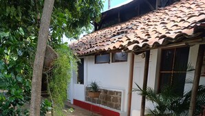 Unclassified image, 2 of 31, button - Casa de Los Berrios (León)