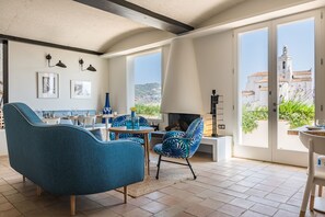 朝食、ランチ、ディナーに営業 (地中海料理)