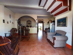 Lobby - Hostal Ruinas de San Sebastian - Hostel (León)