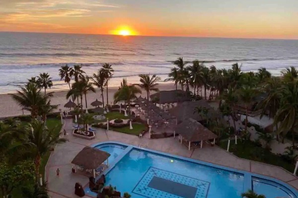 Family Condo, 2 Bedrooms, Ocean View, Beachfront | Terrace/patio