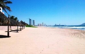 On the beach - C. Bet Quintas del Mar (Mazatlán)