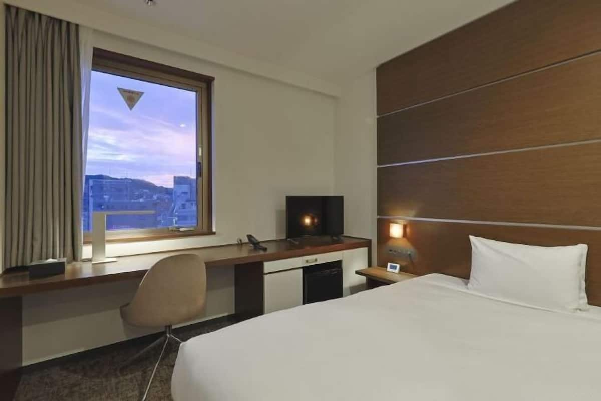 Bureau, Wi-Fi gratuit, draps fournis