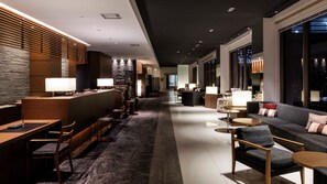 Lobby sitting area - JR KYUSHU HOTEL Kagoshima (Kagoshima)