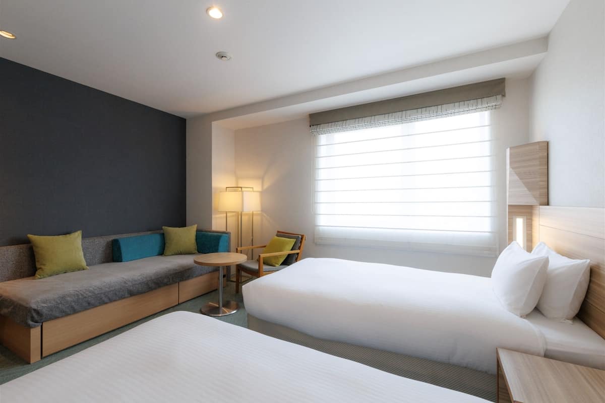 1 bedroom, desk, free wifi, bed sheets