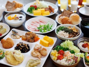 Daily buffet breakfast for a fee
