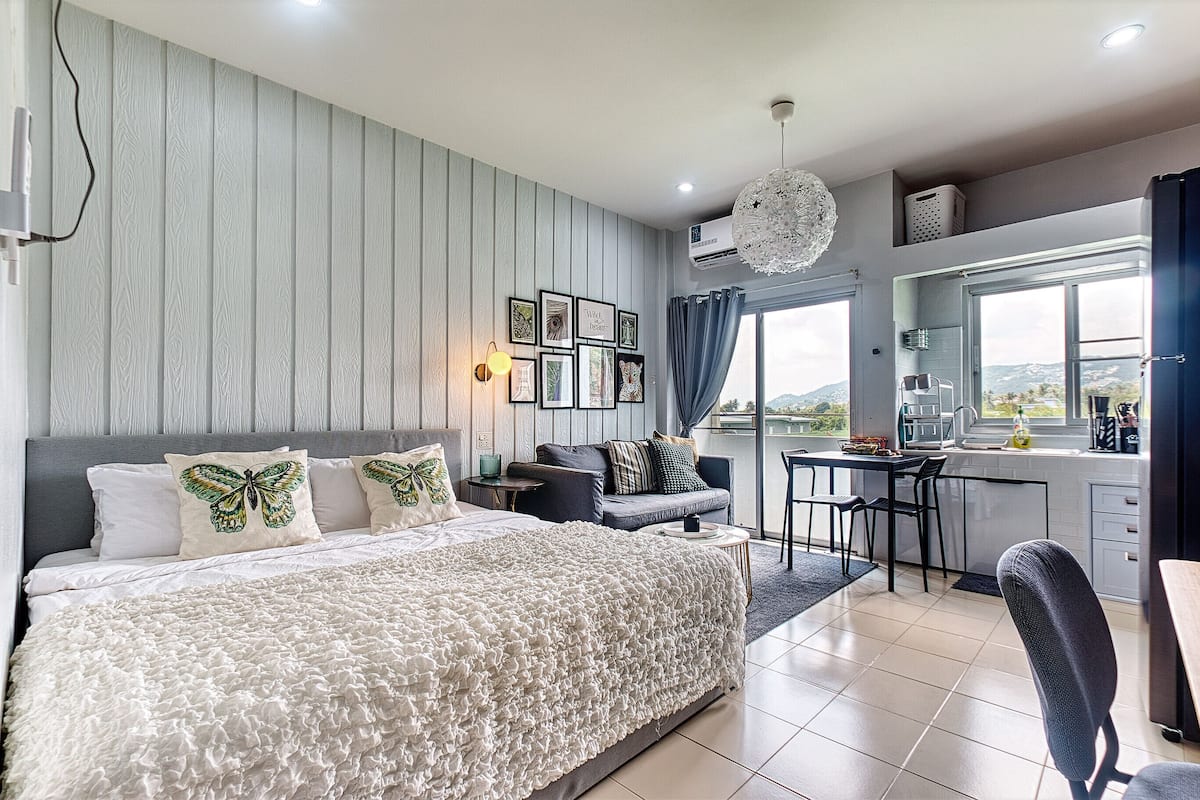 xxx | In-room safe, desk, laptop workspace, blackout drapes