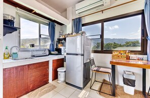 開放式客房, 非吸煙房, 小廚 | 房內夾萬、書桌、手提電腦工作空間、遮光窗簾/窗簾