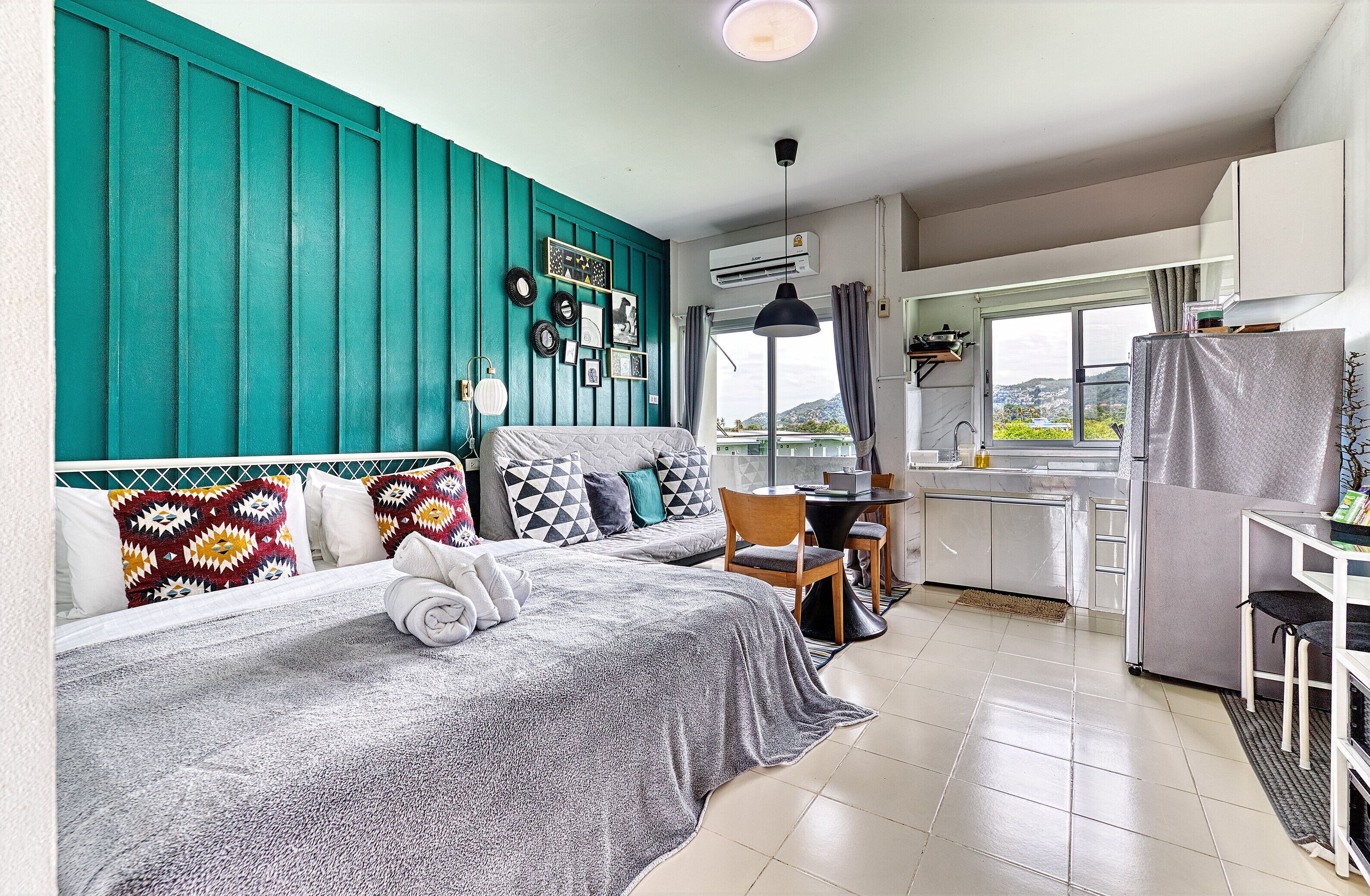 Studio Apartment 304 | In-room safe, desk, laptop workspace, blackout drapes