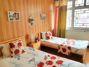 American Style Triple Room | Desk, soundproofing, free WiFi - Beijing Badaling Great Wall Caos Hostel (Yanqing)