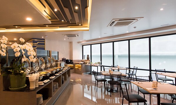 Daily buffet breakfast (THB 250.00 per person) - Tarawish Hotel (Bangkok)