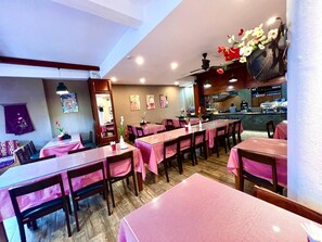 Breakfast, lunch, dinner served; local and international cuisine  - Cat Cat View (Sa Pa)