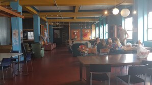 Dining - Wild Zebra Backpackers (Wellington)