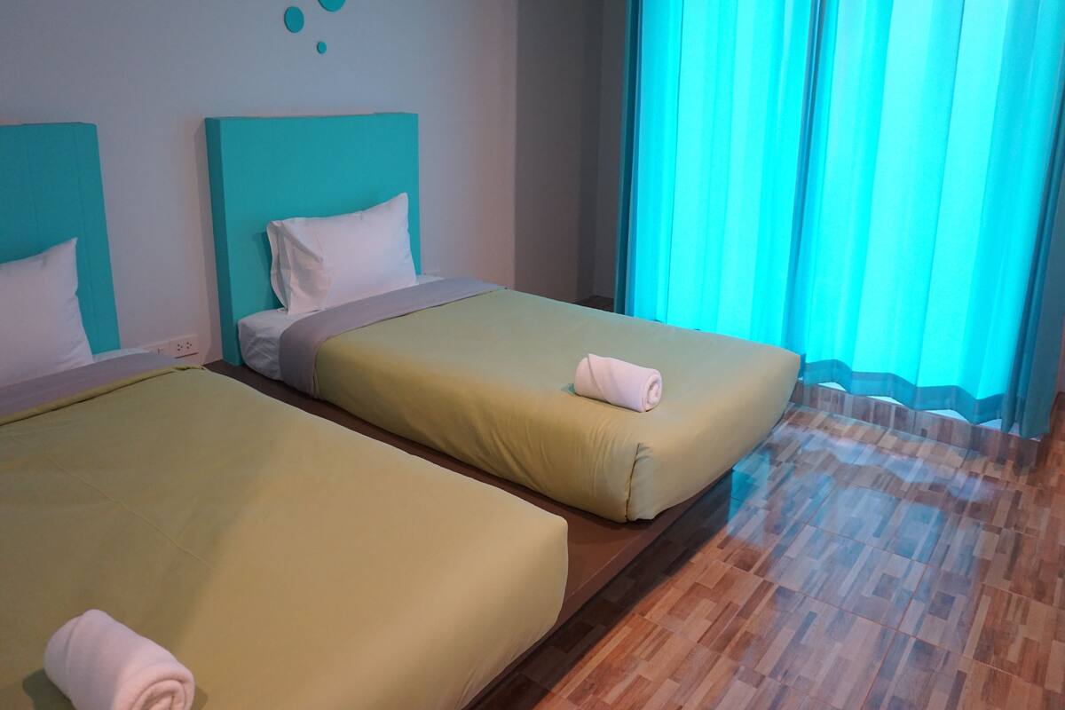 Standard Twin Room  | โต๊ะทำงาน, ผ้าม่านกันแสง, Wi-Fi ฟรี