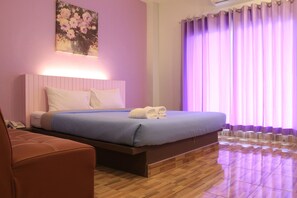 Standard Double Room | Escrivaninha, cortinas blackout, Wi-Fi de cortesia