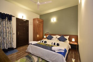 Dobbeltrom – superior, privat bad, hageområde | Sengetøy av topp kvalitet, minibar, safe på rommet og skrivebord