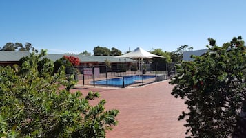 Außenpool, Liegestühle