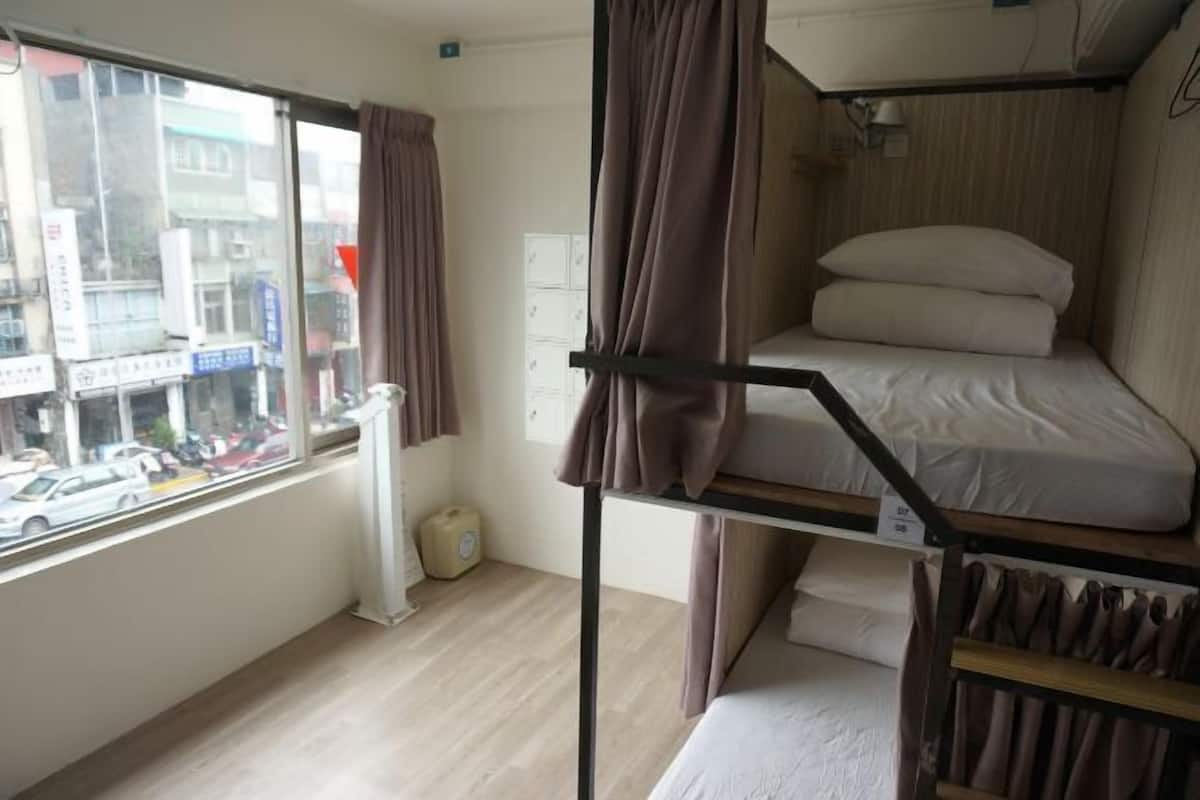 Down comforters, in-room safe, blackout drapes, soundproofing