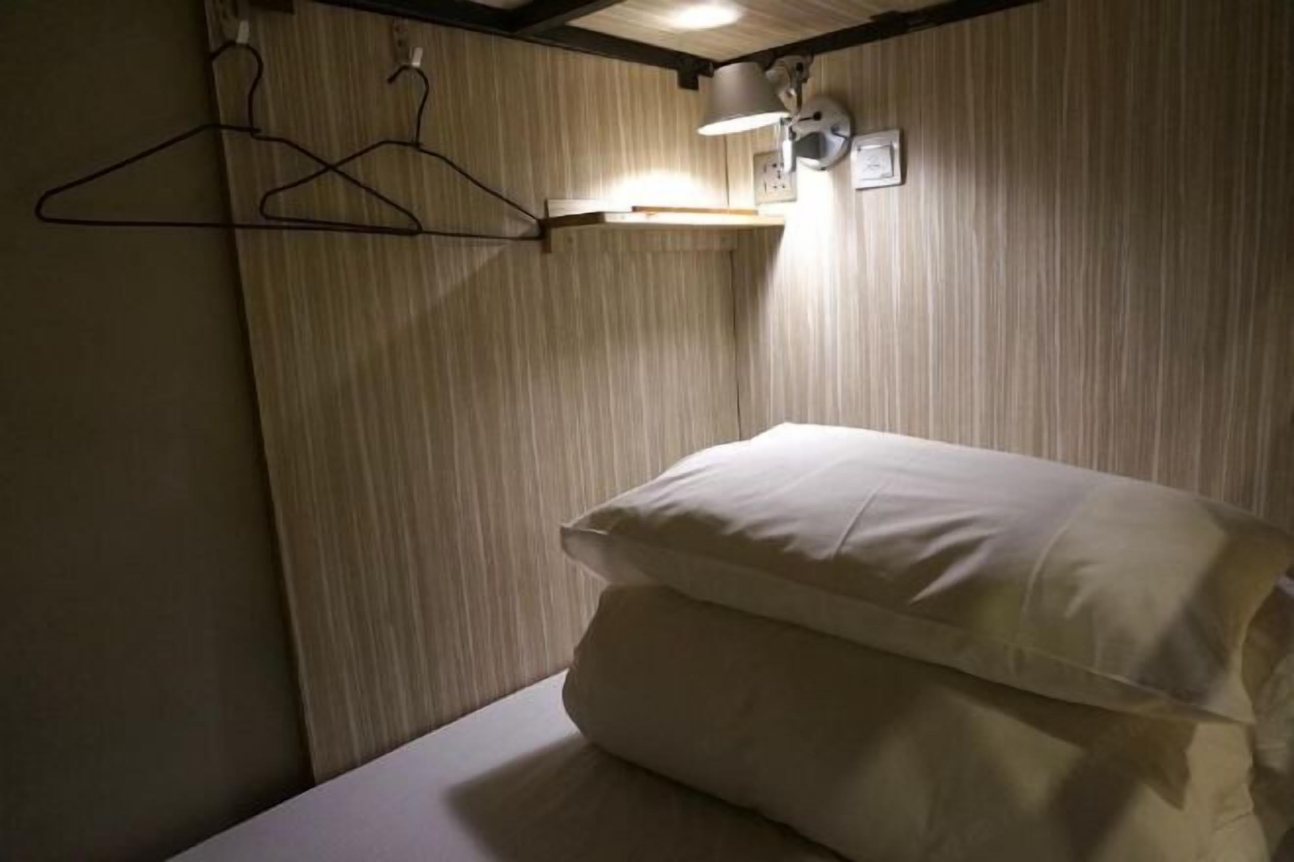 Down duvets, in-room safe, blackout curtains, soundproofing