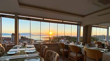 Breakfast, lunch, dinner served; Turkish cuisine