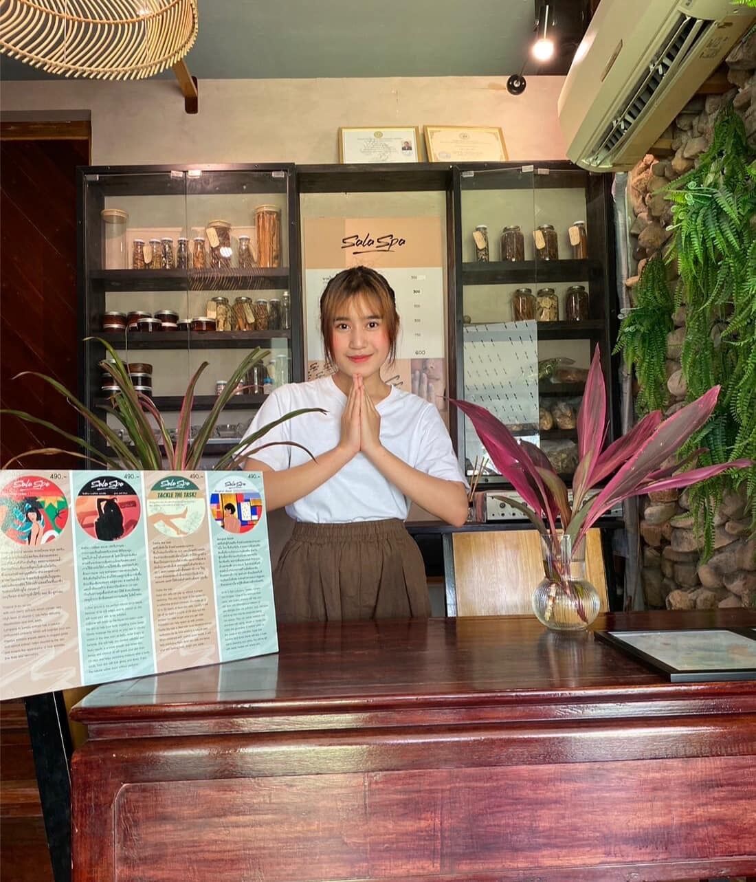 couples treatment room(s), sauna, aromatherapy, deep-tissue massages