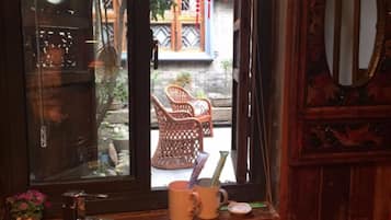 Traditional Double Room, 1 Bedroom(Chinese Domestic Guests Only) | Bathroom sink