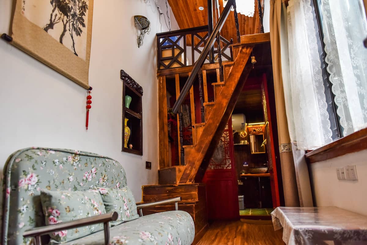 Traditional Double Room, 1 Bedroom(Chinese Domestic Guests Only) | Desk, blackout curtains, free WiFi