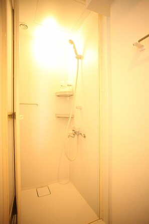 Shared Dormitory, Mixed Dorm | Bathroom shower