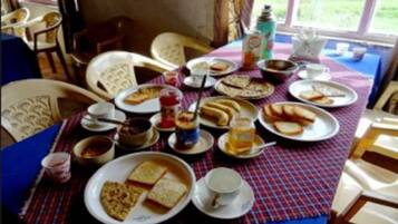 Colazione continentale, servita tutte le mattine (250 INR a persona)