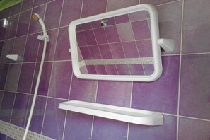 Quadruple Room  | Bathroom