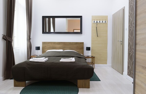 1 chambre, rideaux occultants, fer et planche à repasser, Wi-Fi gratuit