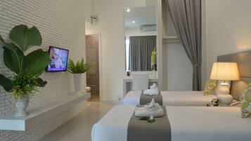 Standard Room | Desk, blackout drapes, free WiFi, bed sheets