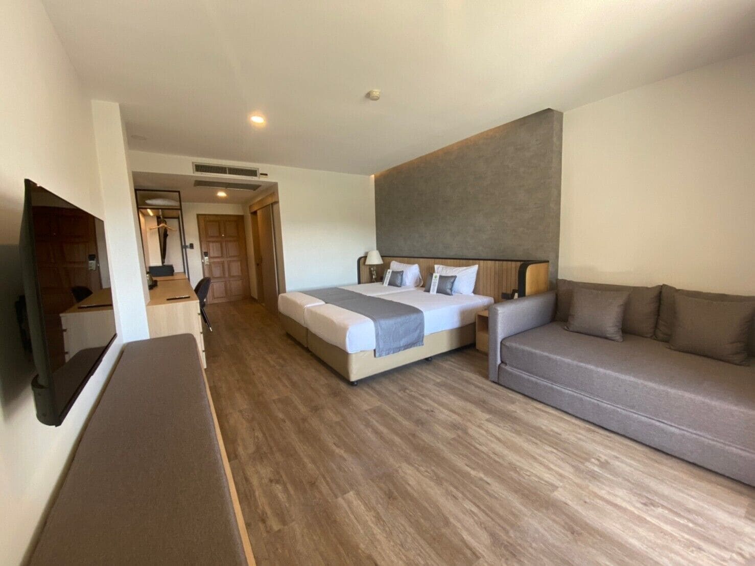 頂級客房, 2 張單人床, 非吸煙房, 山景 | 書桌、遮光窗簾/窗簾、免費 Wi-Fi、床單