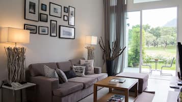 The Midst House | Living area | Flat-screen TV