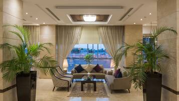 Sala de estar en el lobby