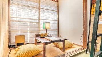 Twin Room with Shared Bathroom (Tigers) | Free WiFi, bed sheets