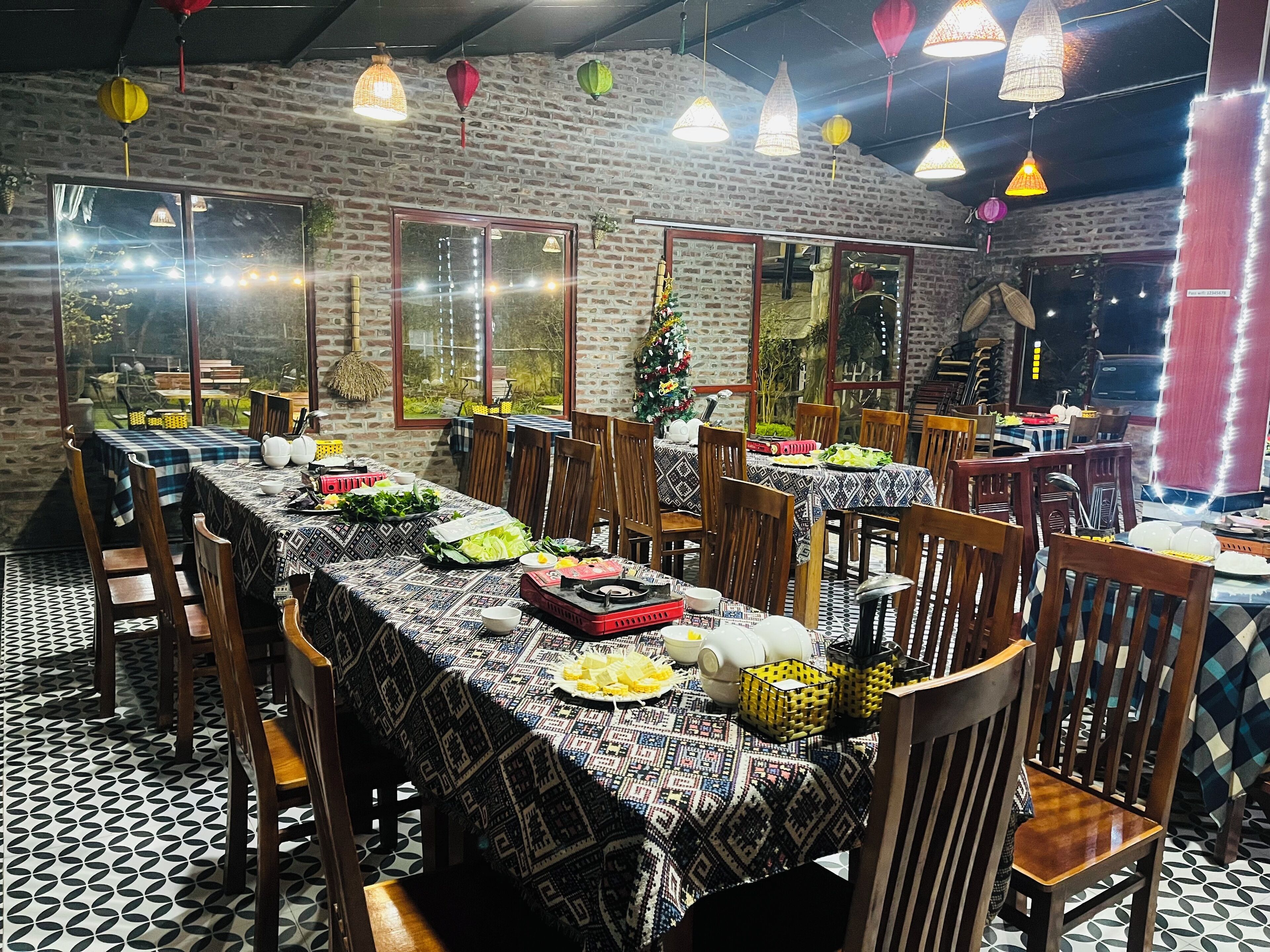 breakfast, lunch, dinner served; local cuisine