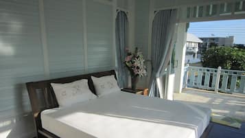 Deluxe Villa | 3 bedrooms, desk, blackout curtains, free WiFi