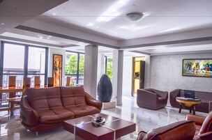 Sala de estar en el lobby