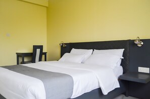 Desk, free WiFi - Dana Hotel (Kampala)