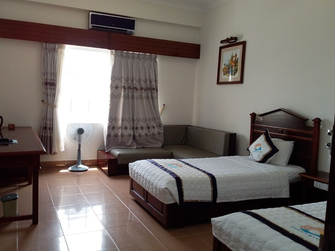 family room, connecting rooms | minibar, in-room safe, desk, free wifi