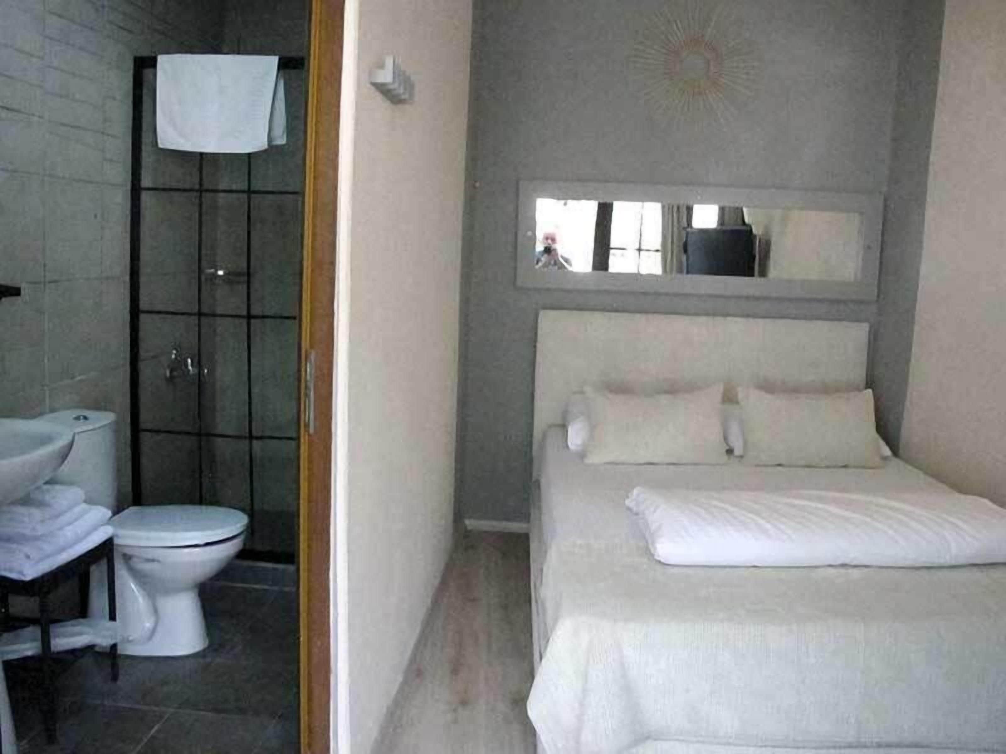 standard double room, garden view | premium bedding, in-room safe, desk, free wifi