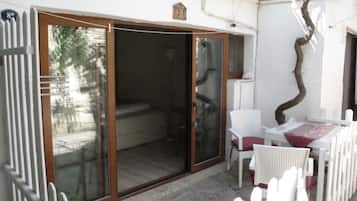 Standard Double Room, Garden View | Terrace/patio