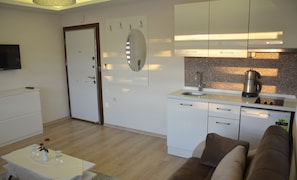 Family Apartment, Marina View | 1 bedroom, minibar, individually furnished, desk